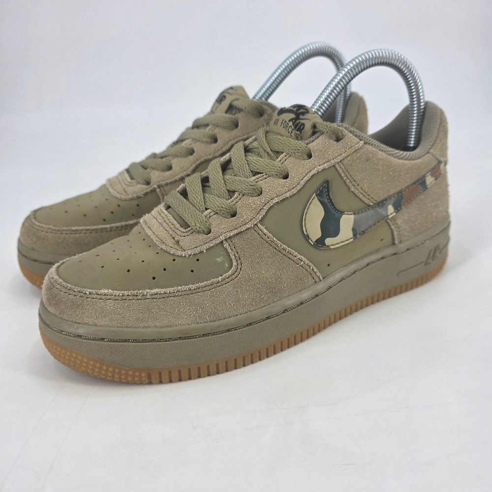 NIKE AIR FORCE 1 LOW CAMO SNEAKERS KIDS SIZE 4.5Y WOMENS 6 GREEN OLIVE SHOES GUM